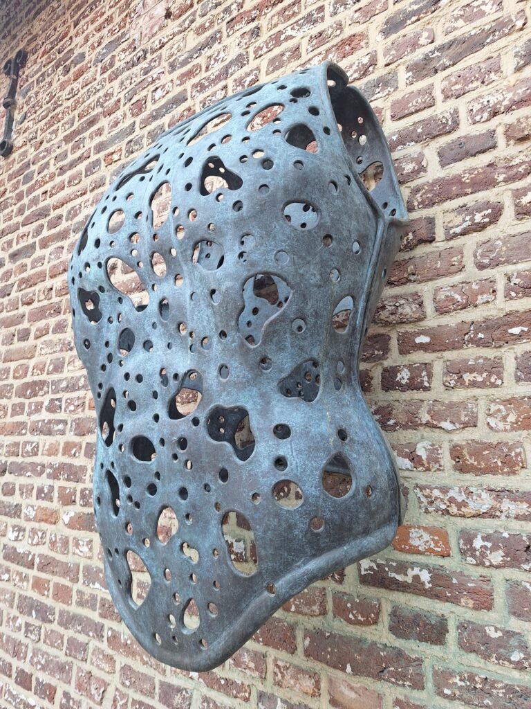 HANS LEMMEN untitled, 2010 bronze 100 x 70 x 45 cm (HL0040)